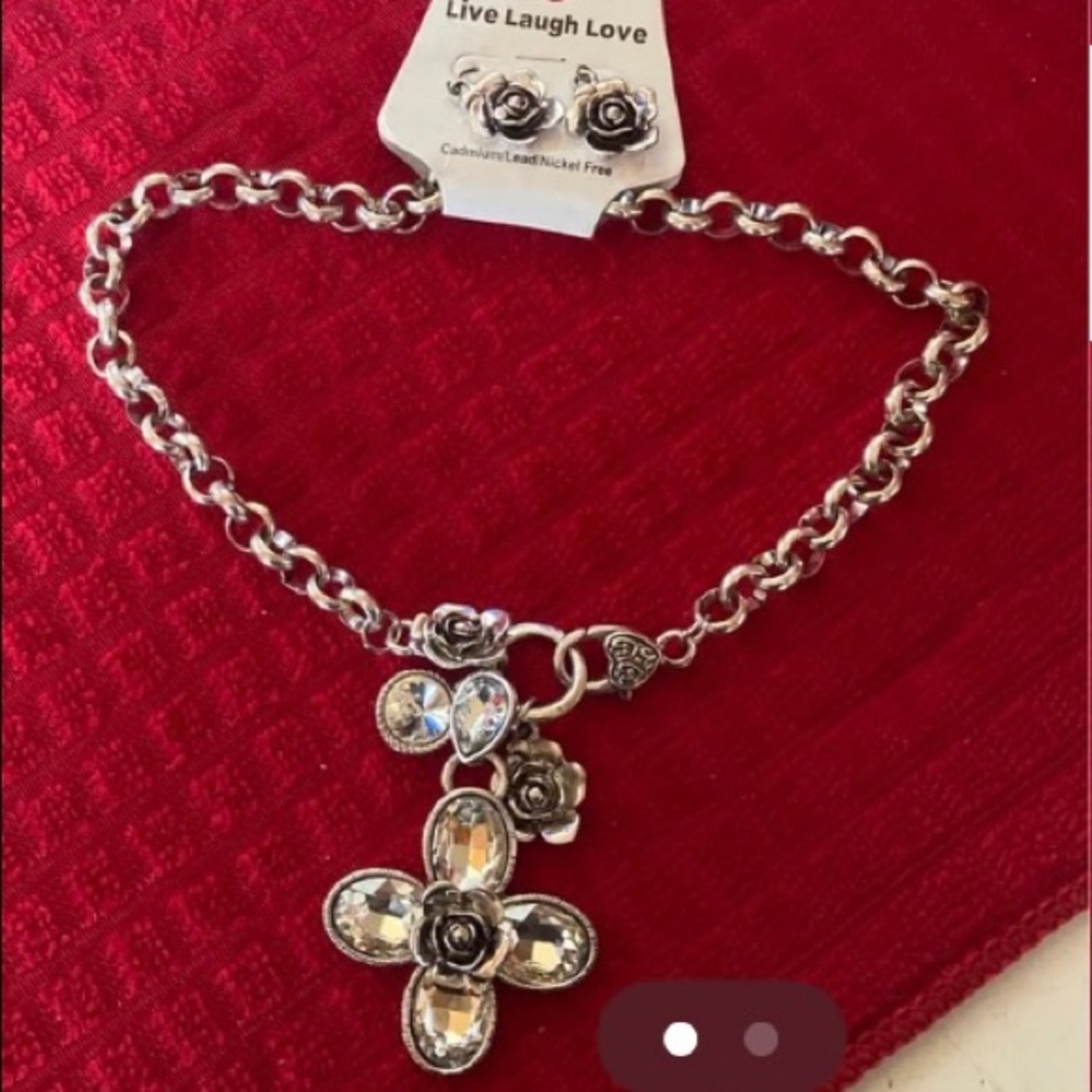 New custom necklace and earring set